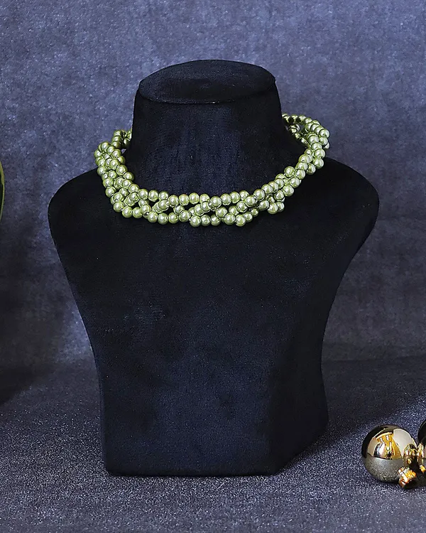 Pistachio_And_White_Radiant_Thread_Choker_Pistachio_Color_Necklace_Cum_Hairband_With_Shell_Pearls