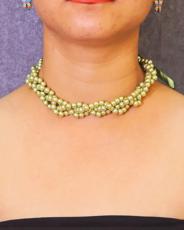 Pistachio_And_White_Radiant_Thread_Choker_Pistachio_Color_Necklace_Cum_Hairband_With_Shell_Pearls