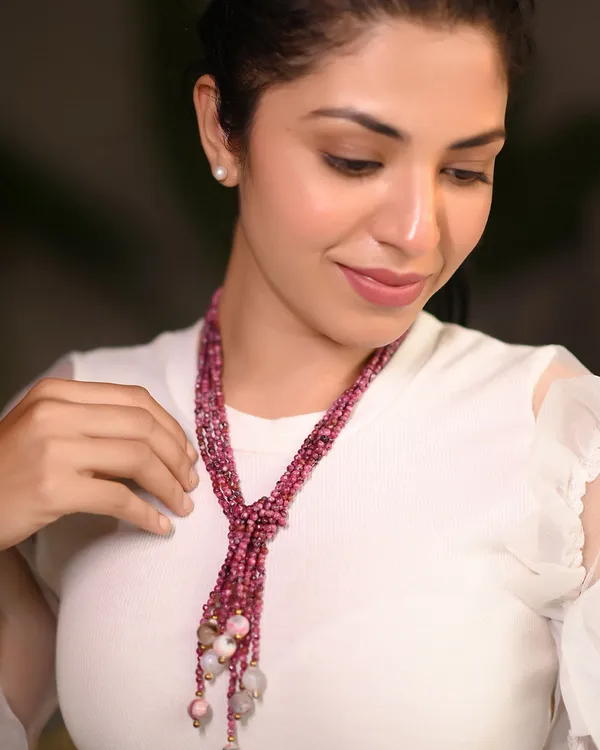 Red_Onyx_Royale_Magenta_Berry_Colour_Rope_Necklace_With_Onyx_Stones_And_Chain