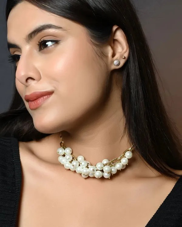 White_Mystic_Flow_Shell_Pearls_And_Anti_Tarnish_Chain_Necklace