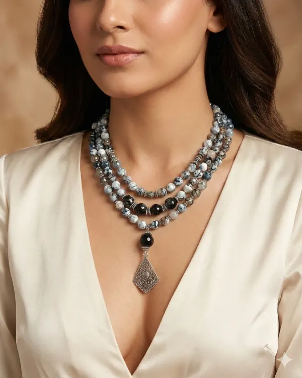 Ivory_Noir_Elegance_Necklace