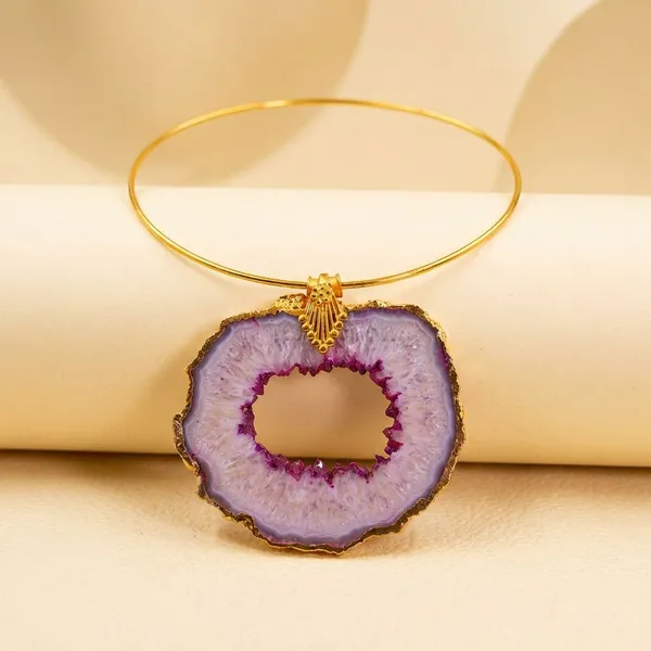 Purple_Gem_Flower_Necklace_Agate_Slice_Stone_And_Brass_Hasli