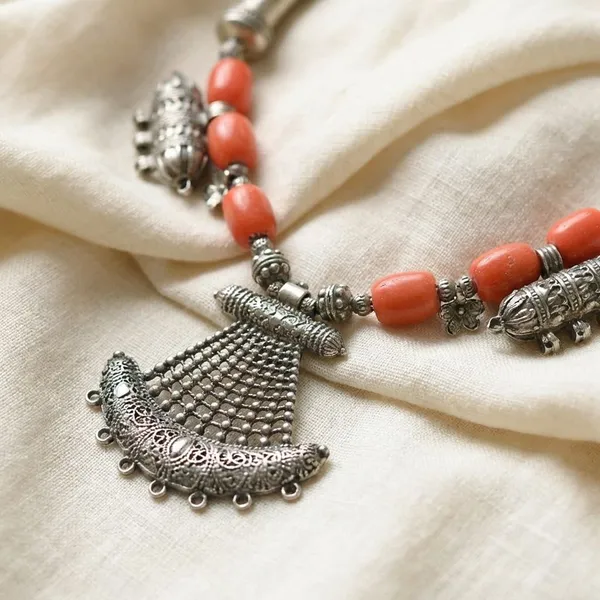 Silver_Mystic_Wave_Necklace_Onyx_Stones