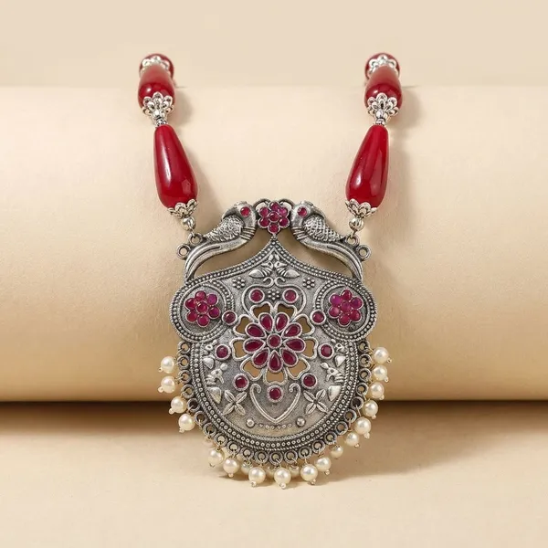 Red_Rose_Dust_Agate_Drops_And_Brass_Pendant_Necklace