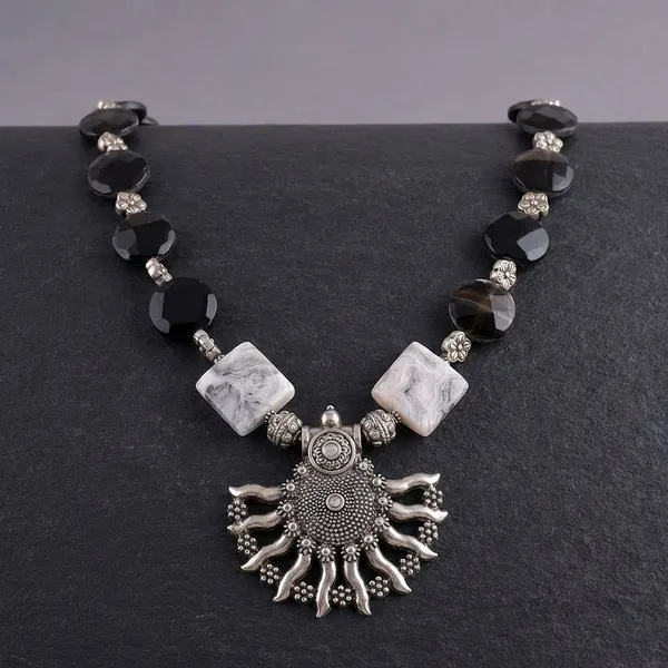 Black_And_White_Gypsy_Soul_Onyx_Stones_Necklace