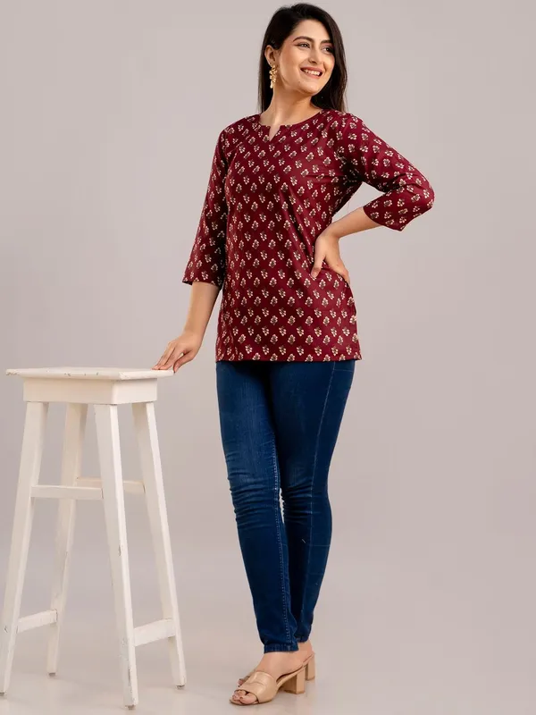 Maroon_Rayon_Printed_Round_Neck_Top_For_Women