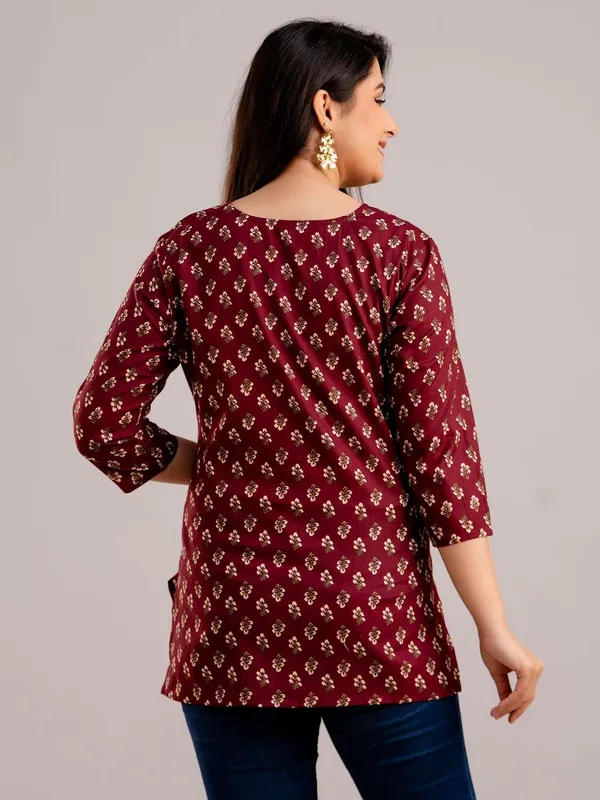 Maroon_And_Pink_Rayon_Printed_Round_Neck_Top_For_Women