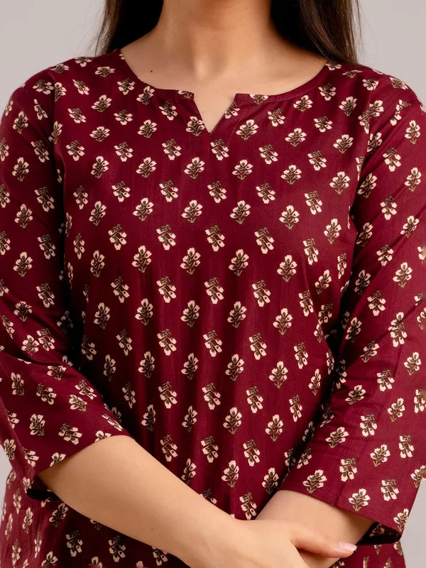Maroon_And_Pink_Rayon_Printed_Round_Neck_Top_For_Women