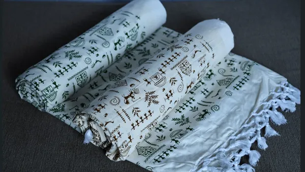 Bhagalpuri_chaddar_with_Warli__art__combo