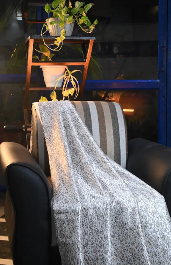 Grey_Polyster_Curtain_For_Home_And_Decor