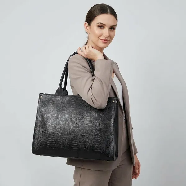 Black_Synthetic_Leather_Casual_Luxury_Handbags_For_Women_(Buy_1_Get_1_Free)