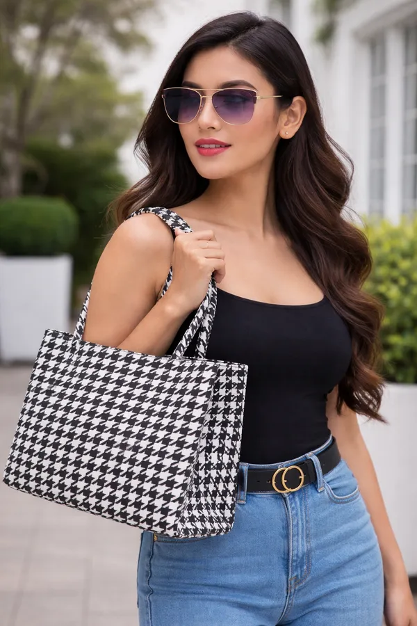 White_And_Black_Synthetic_Leather_Casual_Luxury_Handbags_For_Women_(Buy_1_Get_1_Free)