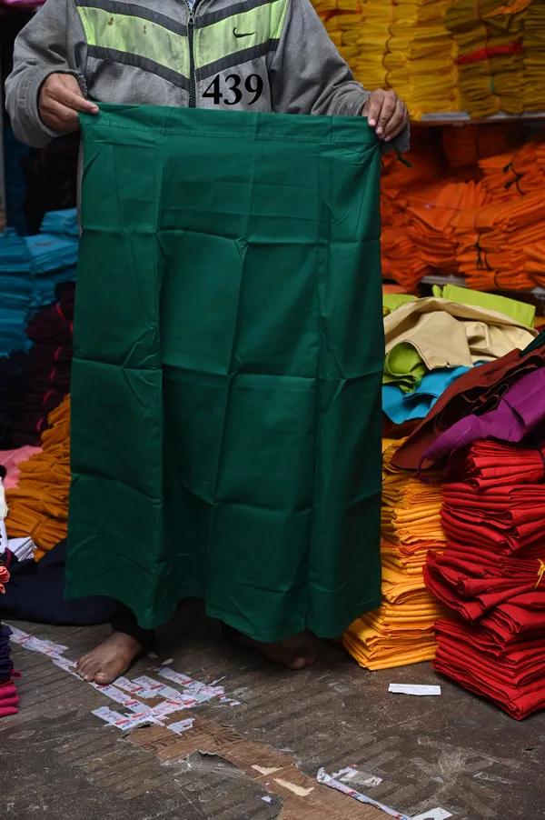 Dark_Green_100%_Cotton_Premium_and_Elegant_Peti_Soft_Petticoat_(Measurements:_Waist_–_42_inches_|_Hips_–_48_inches_|_Length_–_38_inches_|_Bottom_Ghera_–_74_inches)_439