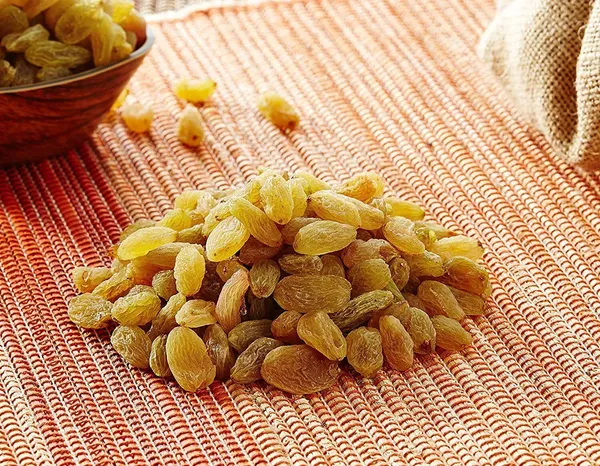 Raisins_250G_Value_Pack|_Kishmish_|_Nutritious|_Rich_In_Iron_&_Vitamin_B_Raisins_(1_X_250_G)