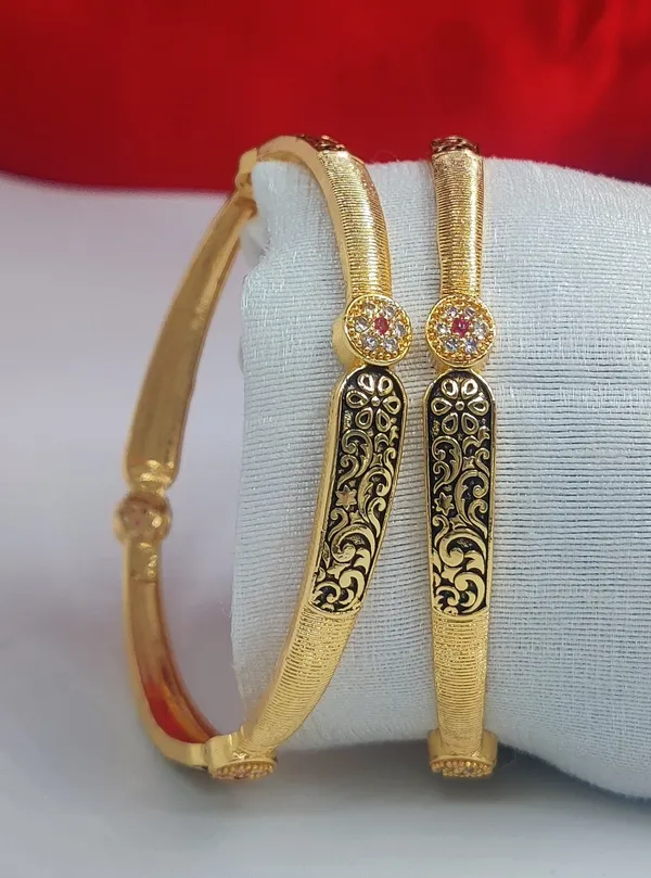 Antique_Gold_Plated_Floral_Ruby_Stone_Designer_Bangles