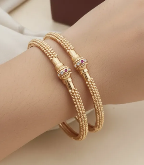 Combo_Of_Daily_Wear_Bangles_Gold_&_Silver_Plated_(Set_of_4)