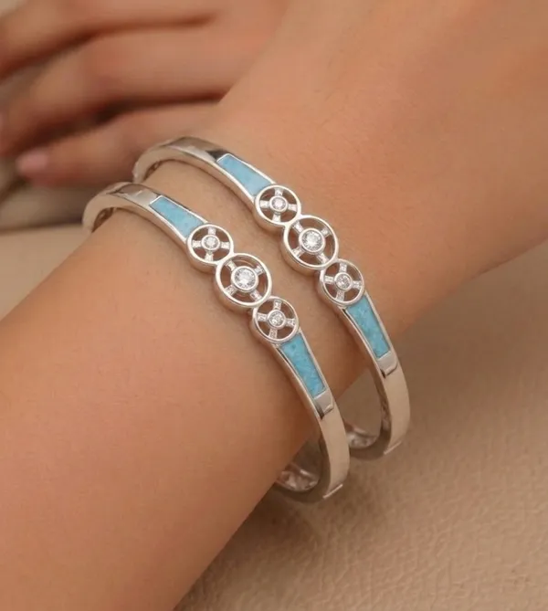 Elegant_Blue_Inlay_Crystal_Studded_Silver_Plated_Bangles_(Set_of_2)