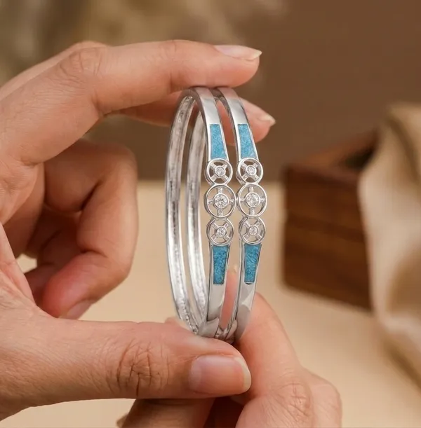 Elegant_Blue_Inlay_Crystal_Studded_Silver_Plated_Bangles_(Set_of_2)