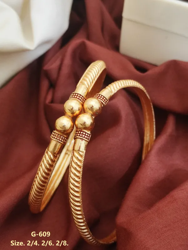 Gold_Stylish_Flower_Shape_Micro_Gold_Finish_Bangle_With_Pack_Of_2