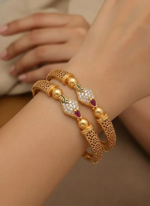 Leaf_Motif_Gold-Toned_Daily_Wear_Bangles_(Pack_of_2)