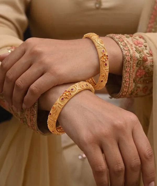 Micro_Gold_Plated_Floral_Designer_Bangles_for_Women_with_Enamel_Detailing_(Set_of_2)