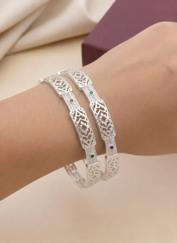 Patala_Type_Diamond_Studded_Silver_Bangles