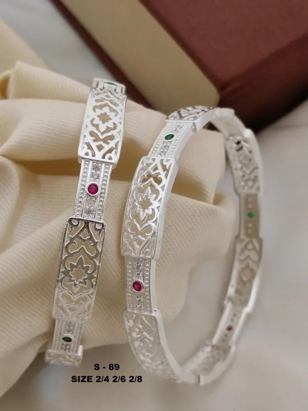 Patala_Type_Diamond_Studded_Silver_Bangles