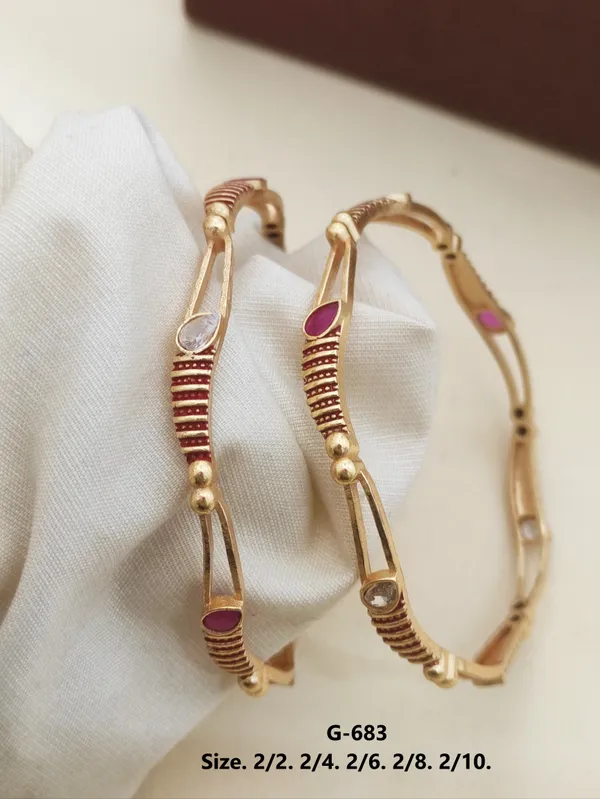 Premium_Quality_Daily_Use_Gold_Plated_Bangles_For_Women_(_2_Pcs)