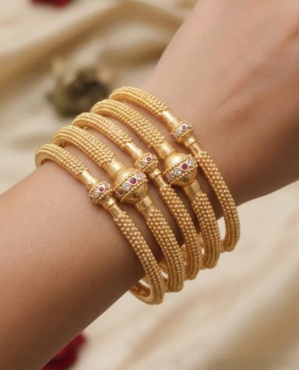 Round_Shape_High_Gold_Plated_Bangles_For_Women_(6_Pcs)