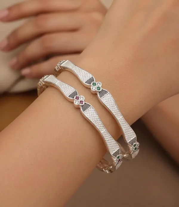 Diamond_Silver_Bangles_(2_Bangles)_