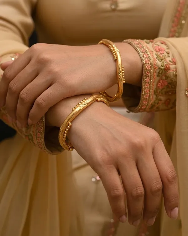 Gold_Daily_Wear_Bangles_|_Premium_Brass_Bangles_With_High_Gold_Finish_1_Pair