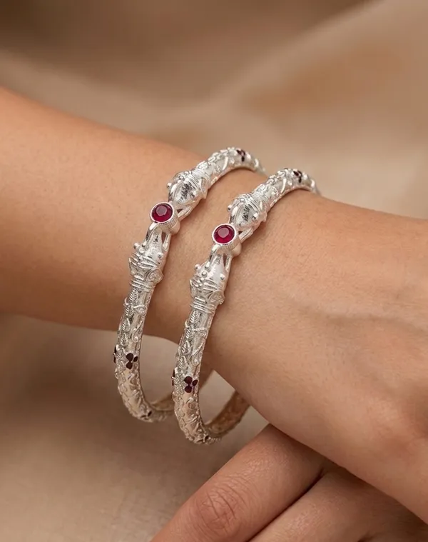 Antique_Silver_Plated_Elephant_Motif_Kada_Bangles_with_Ruby_Stone_Accent