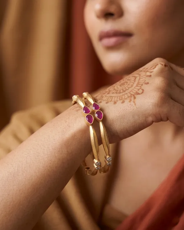 Gold_Plated_Micro_Ad_Diamond_Studded_Premium_Bangles_For_Women_Pack_Of_2