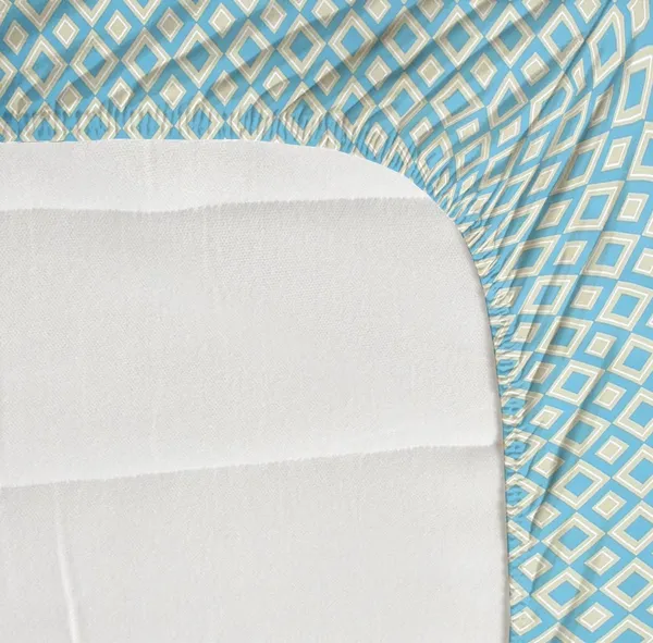 Leaves_Grey_Cotton_Fitted_Bedsheet_With_Pillow_Covers