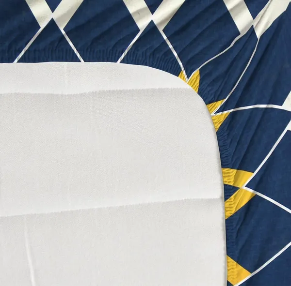 Multicolor_Cotton_Fitted_Bedsheet_Set_With_Pillow_Covers