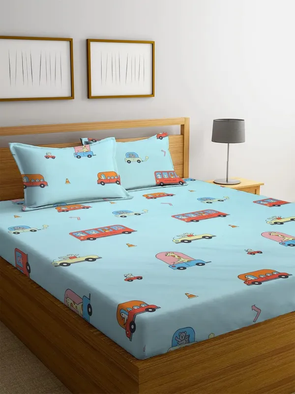 Multicolor_Fitted_Bedsheet_With_Pillow_Covers