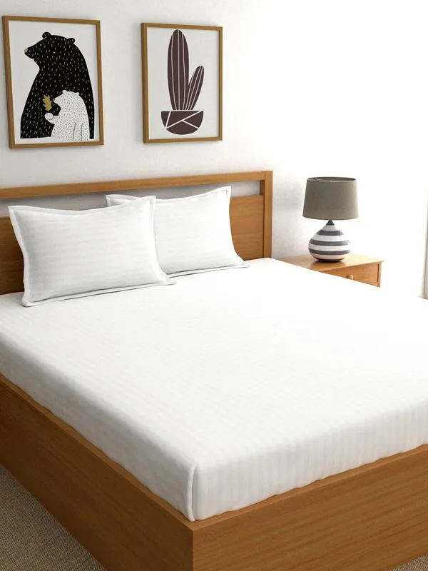 White_Cotton_Bedsheet_Set_With_Pillow_Covers