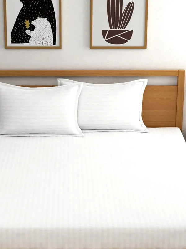White_Cotton_Bedsheet_Set_With_Pillow_Covers