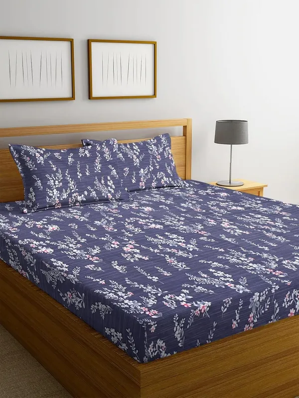 Multicolor_Fitted_Bedsheet_With_Pillow_Covers