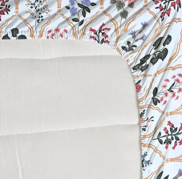 Multicolor_Cotton_Fitted_Bedsheet_With_Pillow_Covers