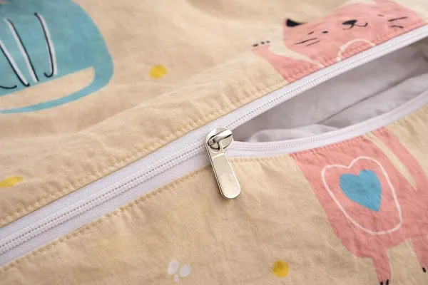 Multicolor_Cotton_Duvet_Cover_With_Zipper_Closure