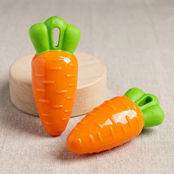 Multicolor_Eco_Friendly_Rubber_Toy_In_Carrot_Shape_With_Sound_For_Pet_(Pack_Of_4)