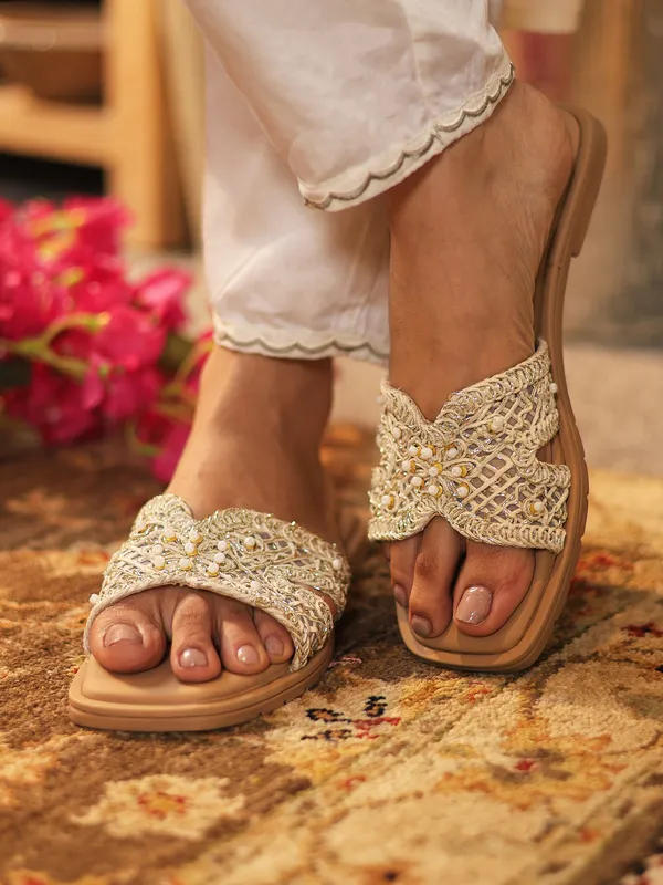 Beige_Synthetic_Leather_Flats_For_Women