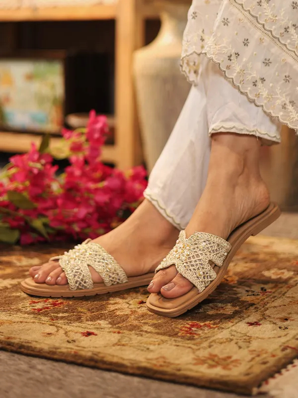 Beige_Synthetic_Leather_Flats_For_Women