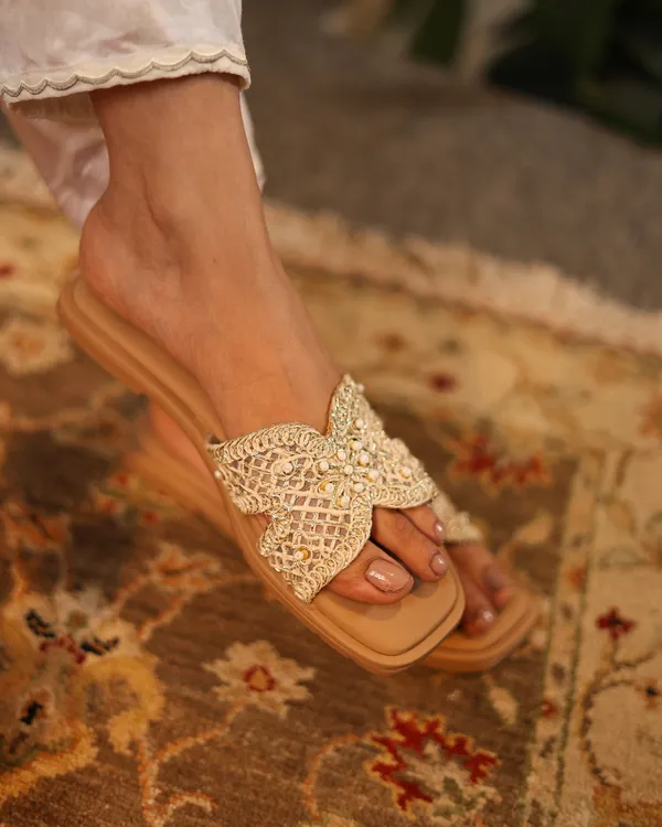 Beige_Synthetic_Leather_Flats_For_Women