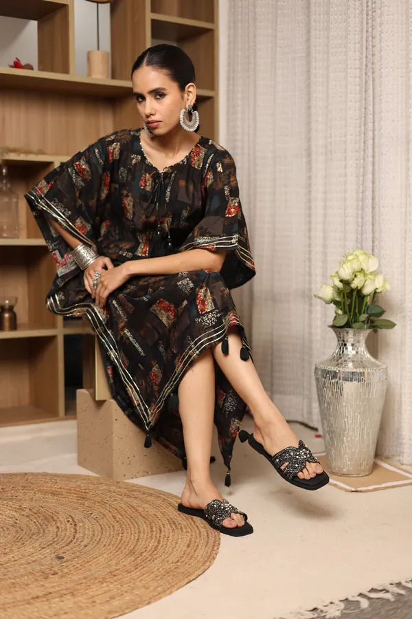 Black_Synthetic_Leather_Flats_For_Women