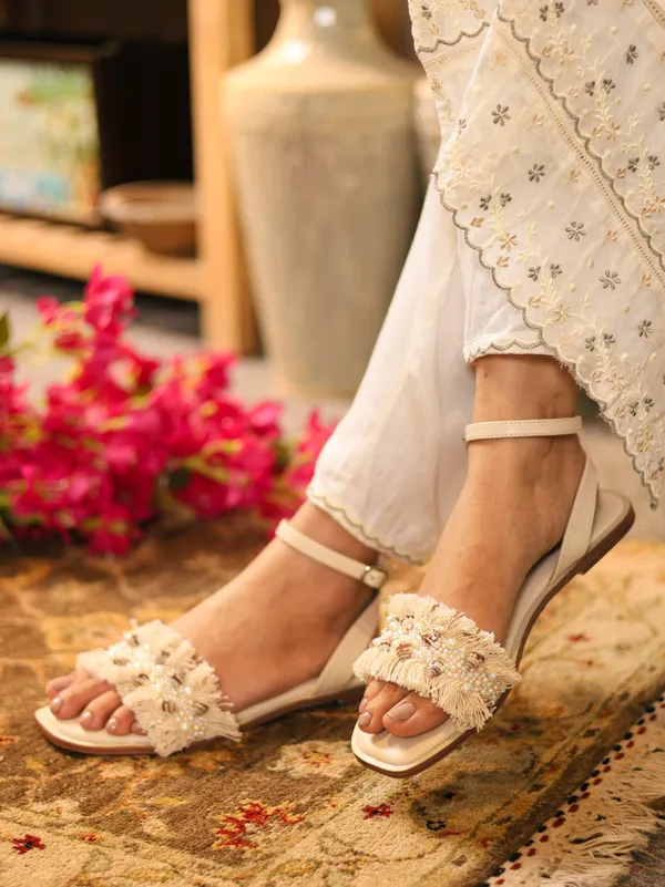 White_Synthetic_Leather_Flats_For_Women