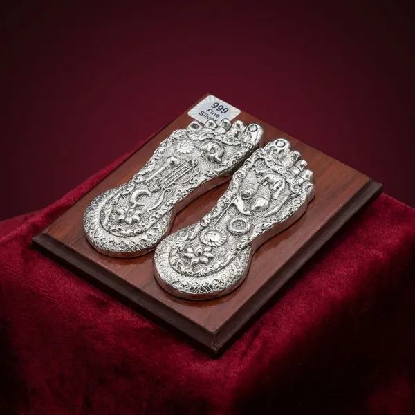 Silver_Pure_Lakshmi_Charan_Paduka_With_Wooden_Base_Symbol_Of_Wealth_&_Prosperity