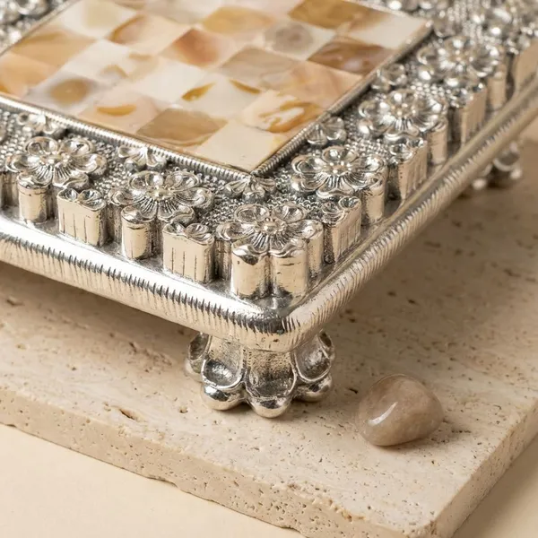 Silver_Pure_Premium_Choki_Ornate_Worship_Pedestal