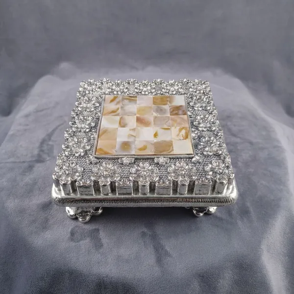 Silver_Pure_Premium_Choki_Ornate_Worship_Pedestal